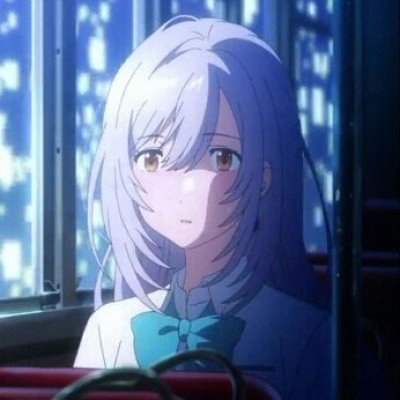 00后女孩英国留学回来当职业扫墓人